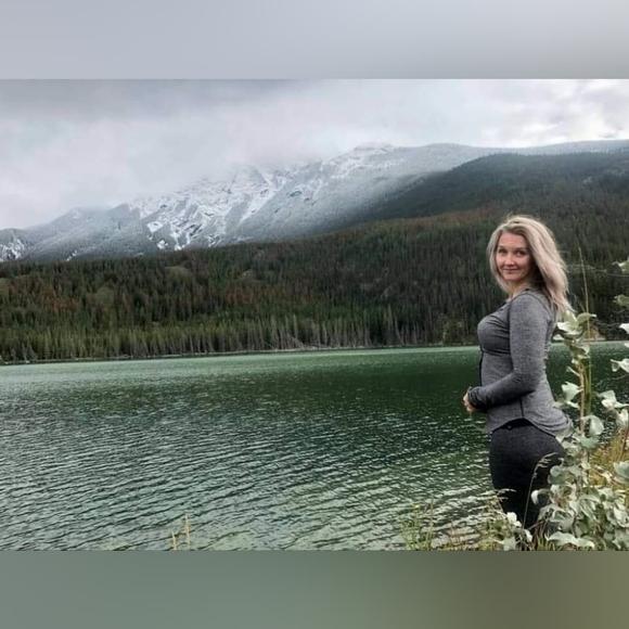 Meet your Posher, Natalie - Picture 5 of 16